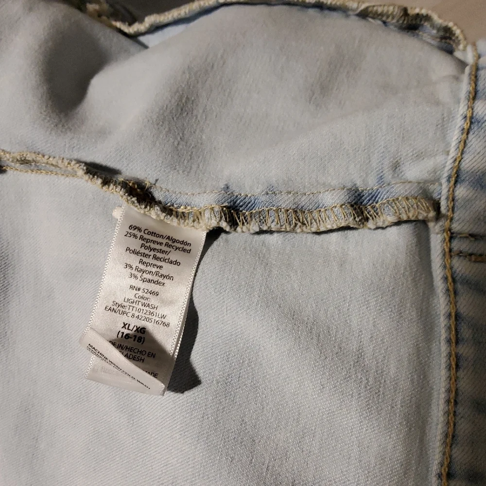 Time and Tru Light Wash Denim Jacket